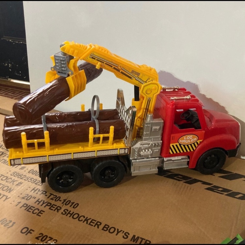 Log hauler truck